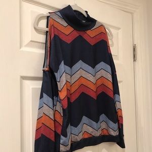 Retro pattern navy blue peekaboo shirt